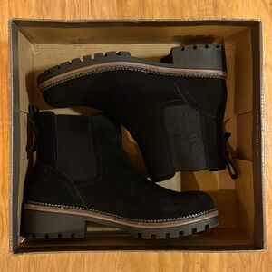Crown Vintage Suede Chelsea Black Boots